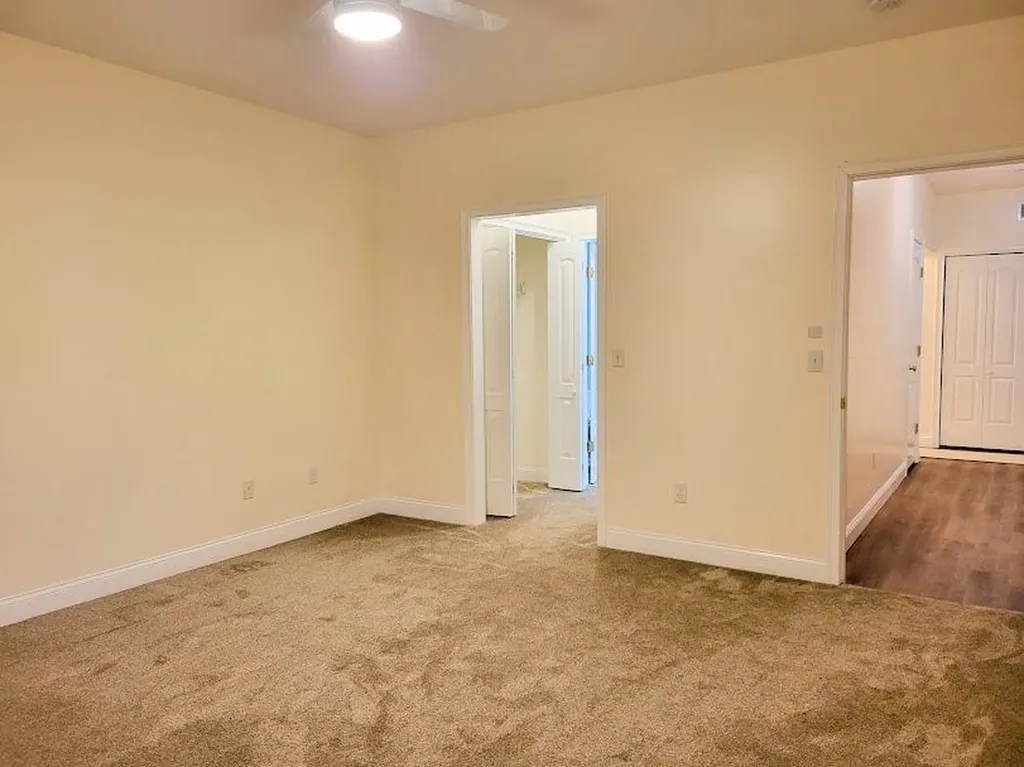 55 Roundabout Way Manchester NH 03102