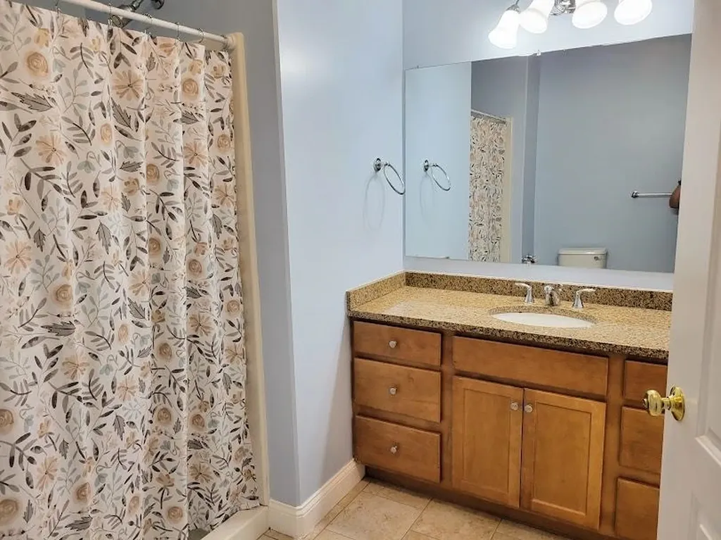 55 Roundabout Way Manchester NH 03102