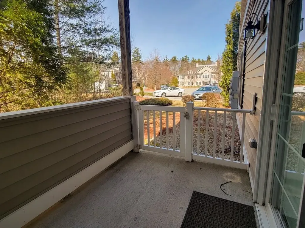 55 Roundabout Way Manchester NH 03102