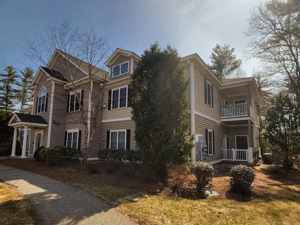 55 Roundabout Way Manchester NH 03102