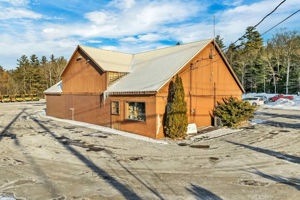 1146 Whittier Highway Moultonborough NH 03254