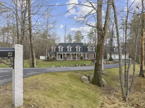 22 Mills Falls Road Barrington NH 03825