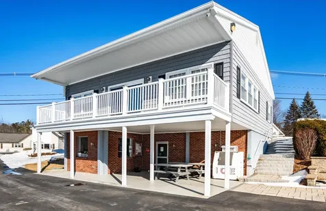 21 Pleasant Street Meredith NH 03253