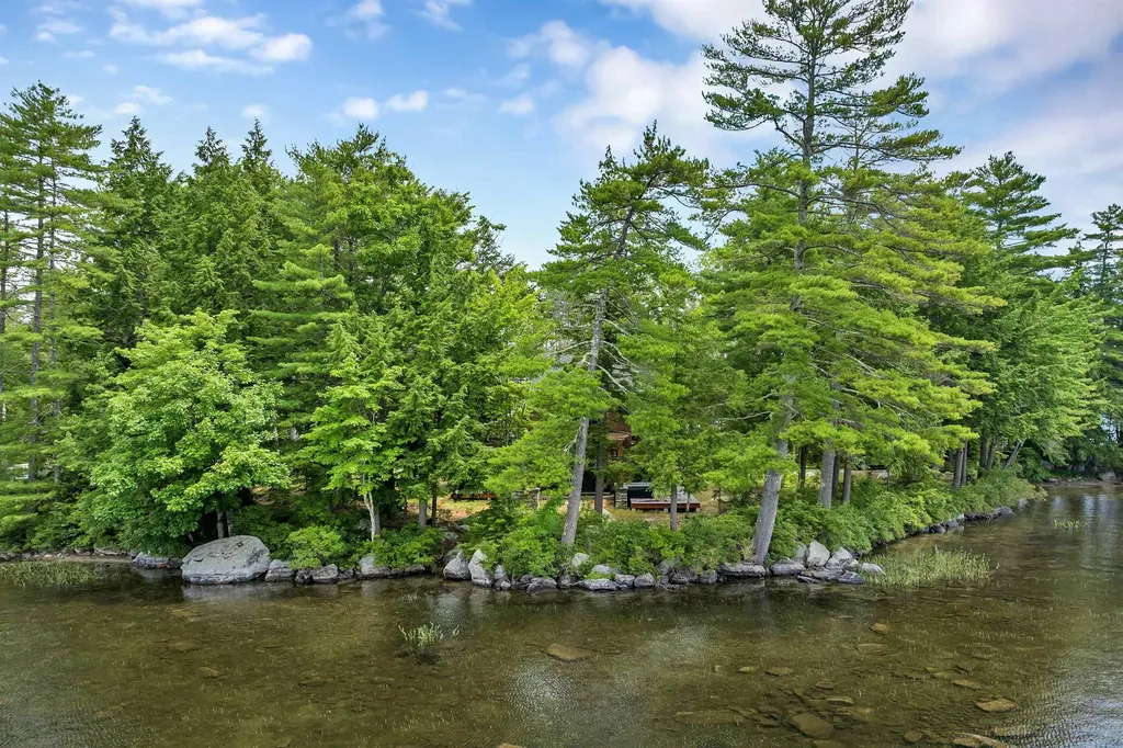 85 Mirror Lake Drive Tuftonboro NH 03816