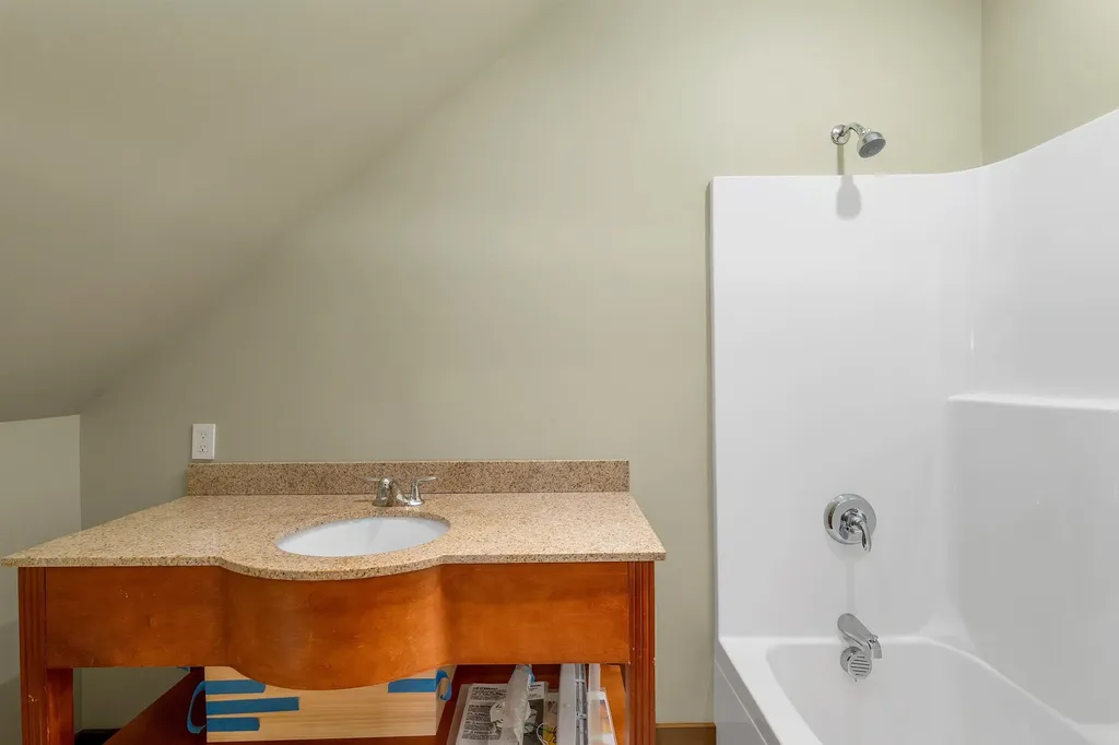 85 Mirror Lake Drive Tuftonboro NH 03816