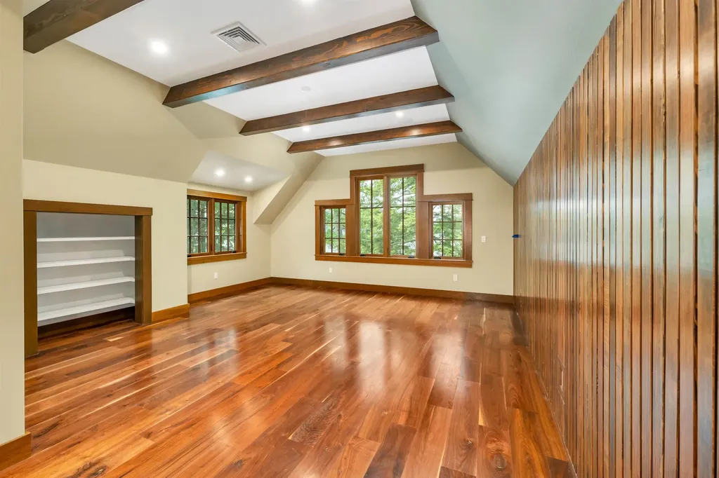 85 Mirror Lake Drive Tuftonboro NH 03816