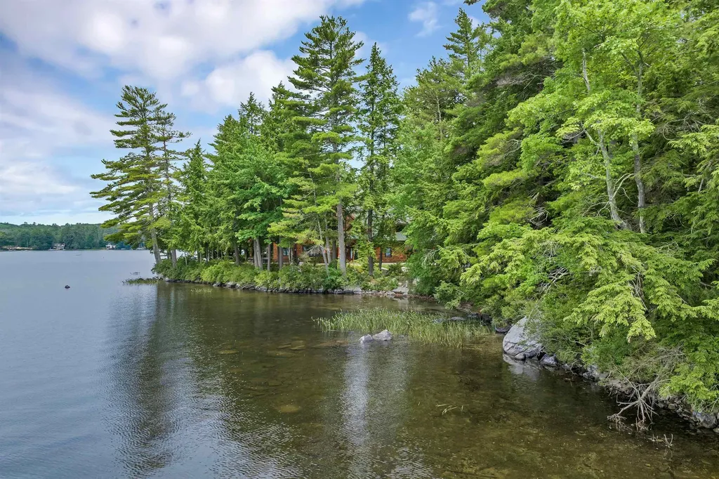 85 Mirror Lake Drive Tuftonboro NH 03816