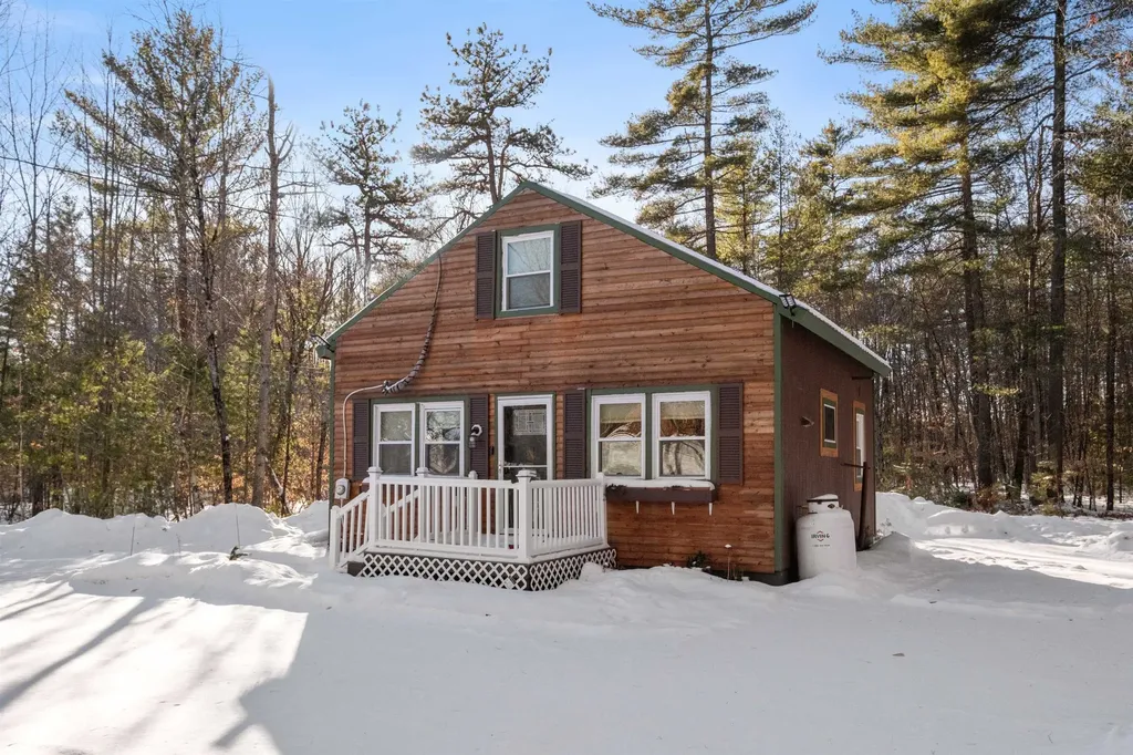 320 Maple Road Tamworth NH 03817