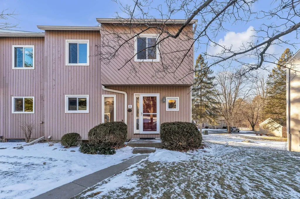 E5 Stonehedge Drive South Burlington VT 05403