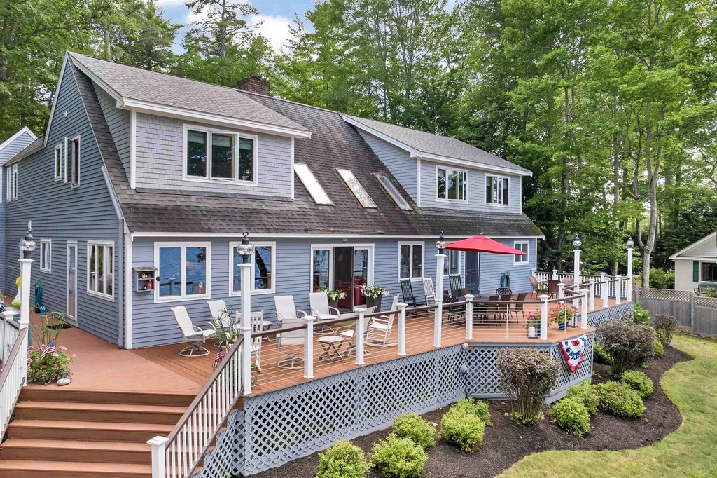 136 Oakwood Road Wolfeboro NH 03894