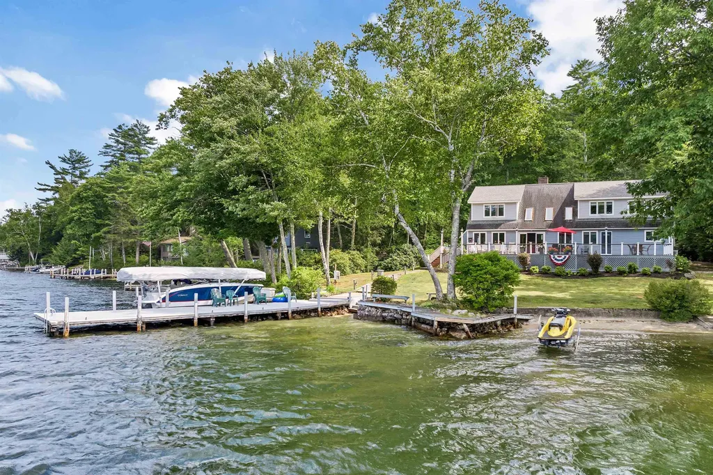 136 Oakwood Road Wolfeboro NH 03894