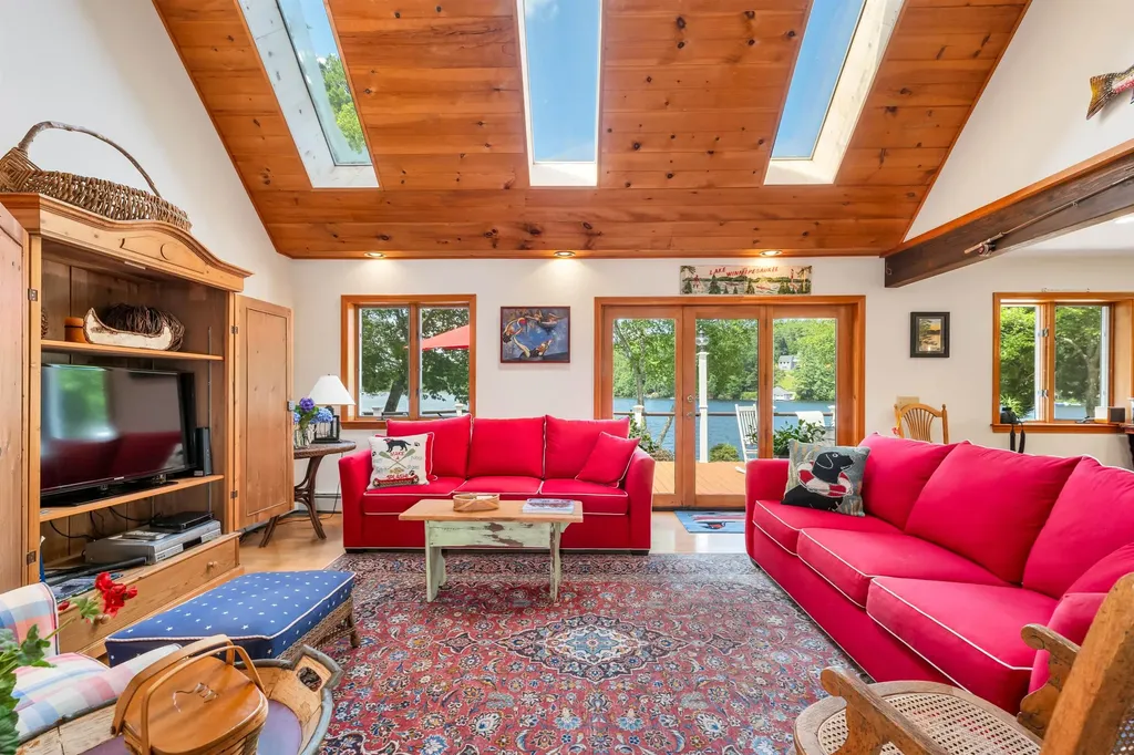 136 Oakwood Road Wolfeboro NH 03894