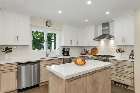 136 Oakwood Road Wolfeboro NH 03894