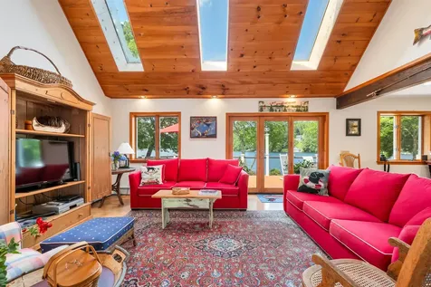 136 Oakwood Road Wolfeboro NH 03894