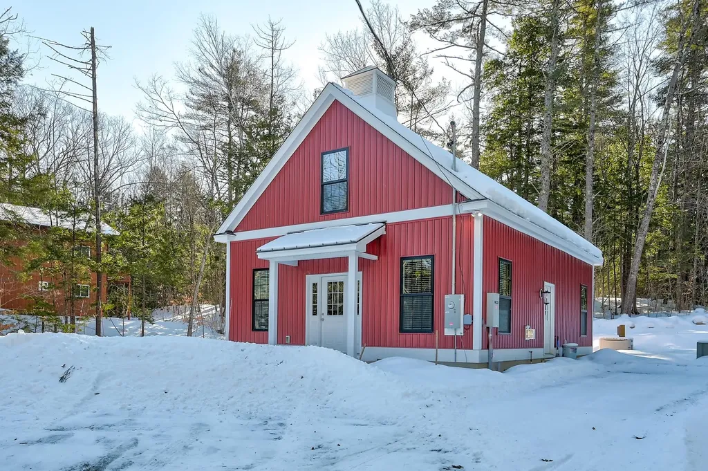 29 Grison Road Madison NH 03849