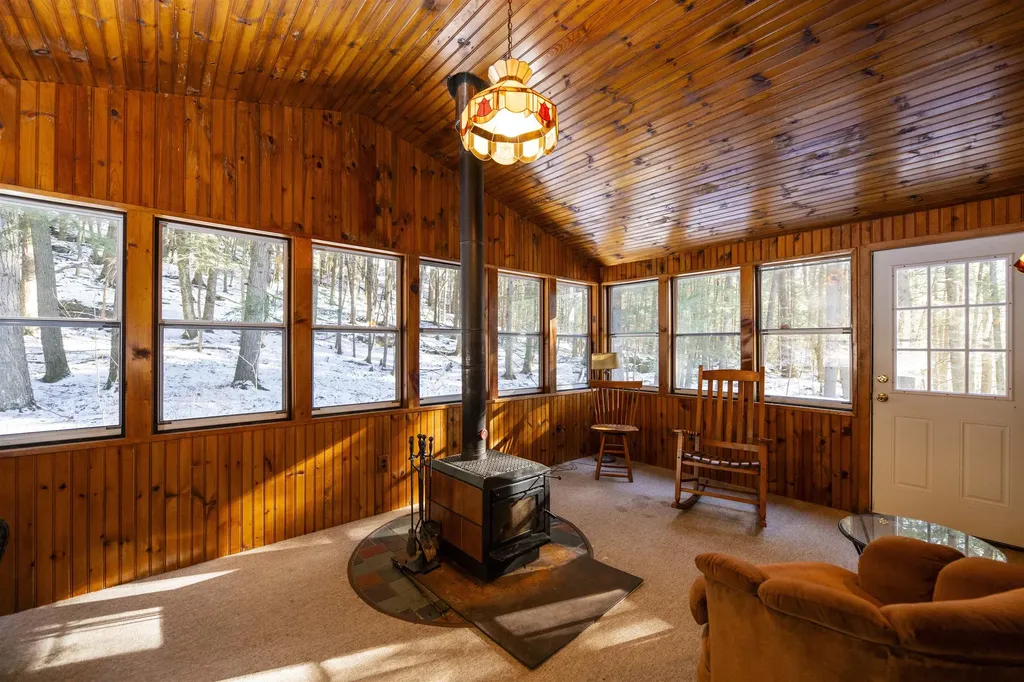 557 Willard Road Hartford VT 05059