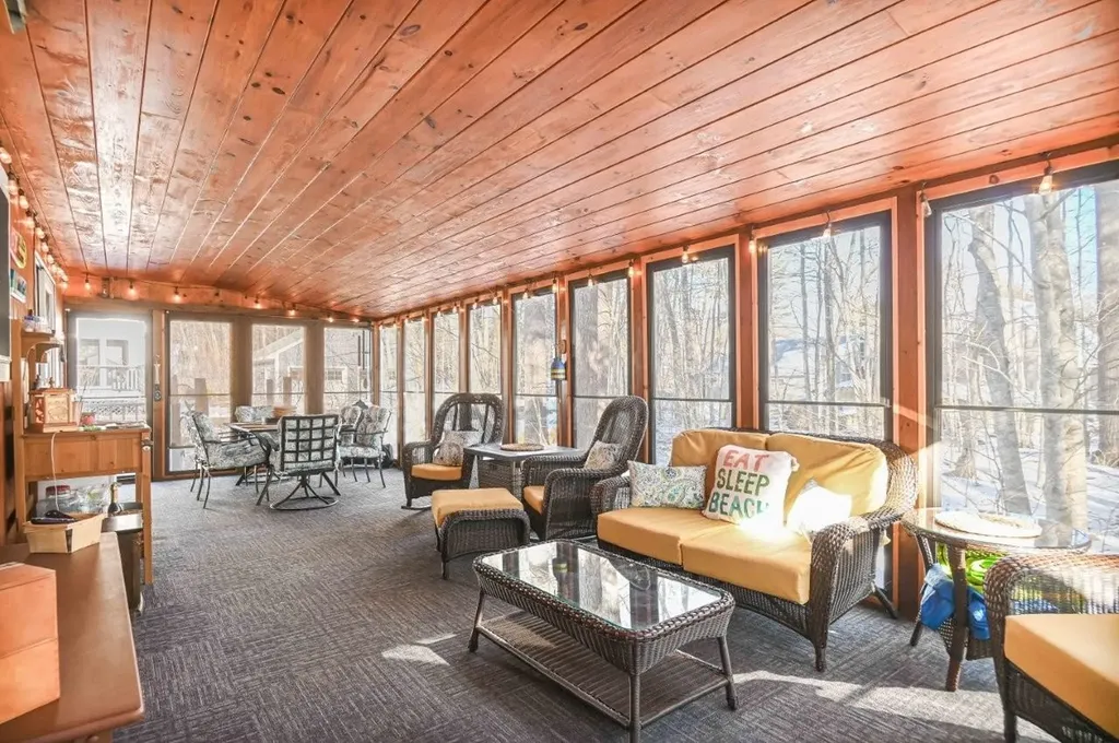 7 Dean Road York ME 03909