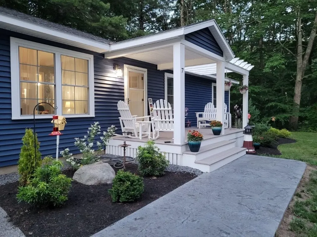 7 Dean Road York ME 03909