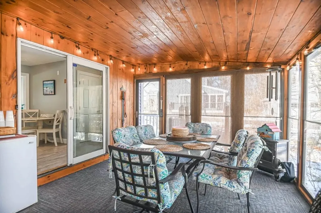 7 Dean Road York ME 03909