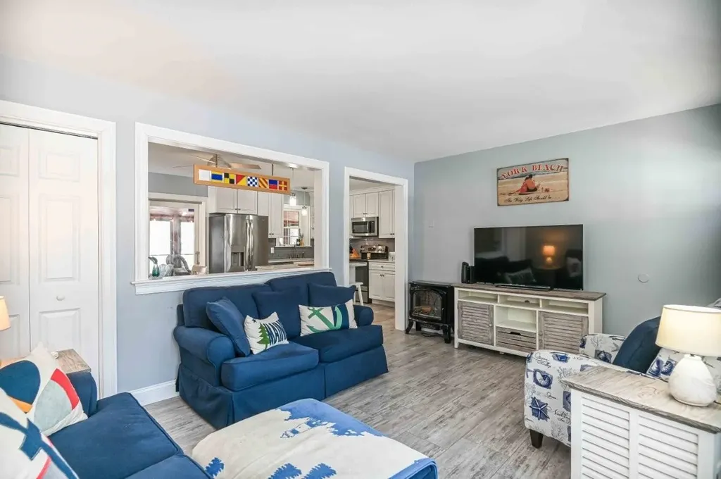 7 Dean Road York ME 03909