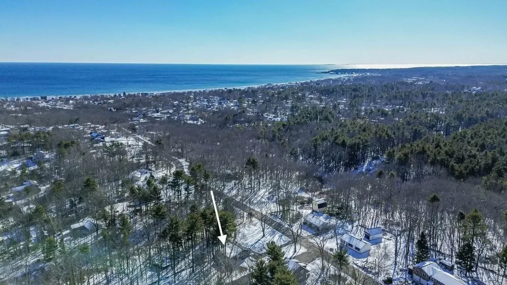 7 Dean Road York ME 03909