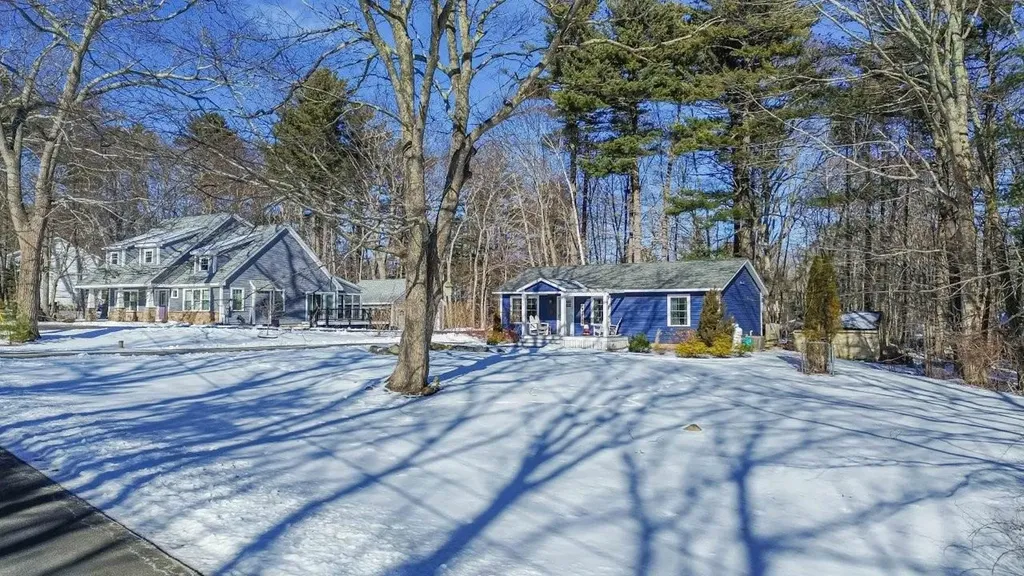 7 Dean Road York ME 03909