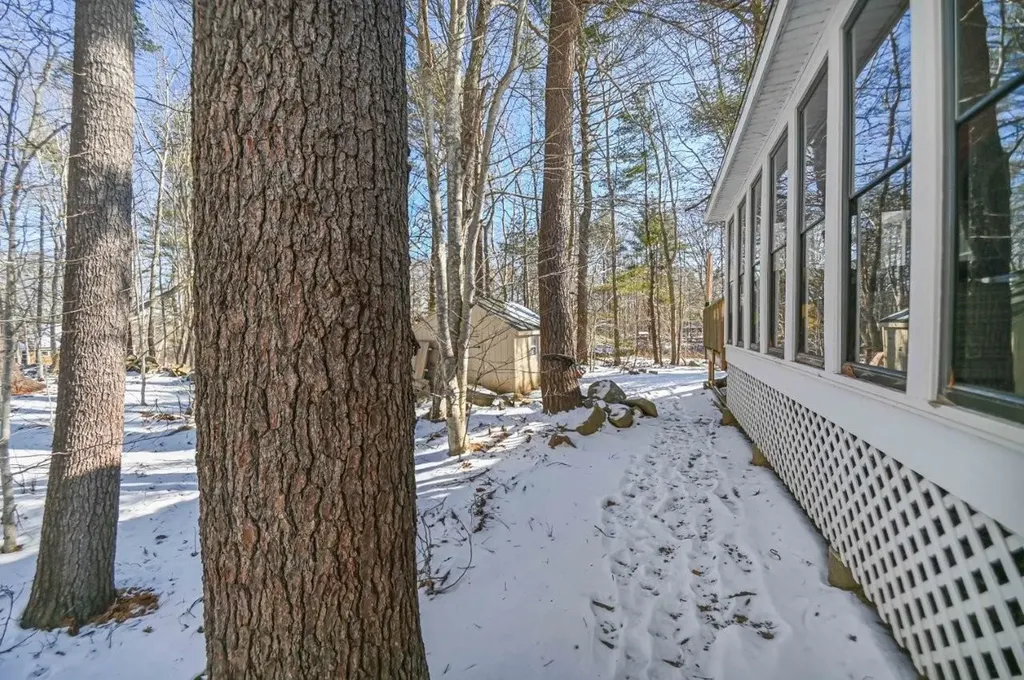 7 Dean Road York ME 03909