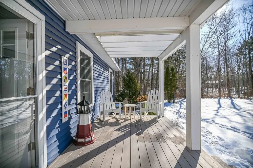 7 Dean Road York ME 03909