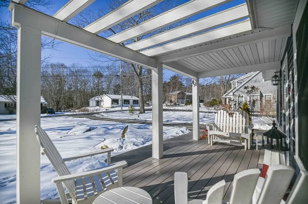 7 Dean Road York ME 03909