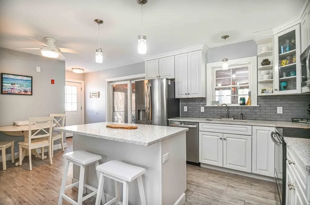 7 Dean Road York ME 03909