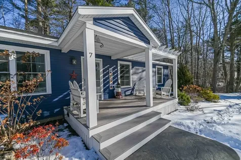 7 Dean Road York ME 03909