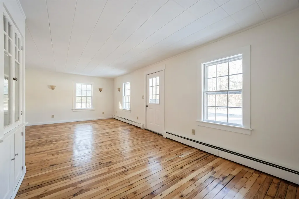 186 Naticook Road Merrimack NH 03054