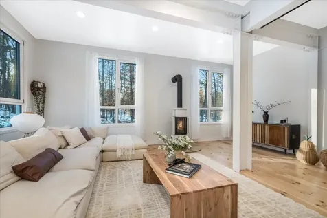 21 Darby Lane Bedford NH 03110