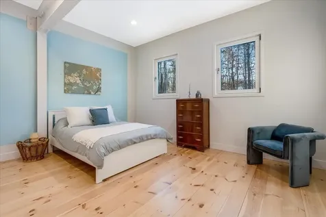 21 Darby Lane Bedford NH 03110