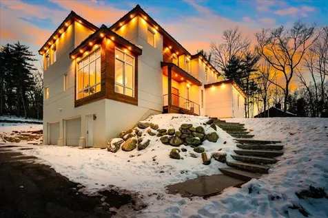 21 Darby Lane Bedford NH 03110