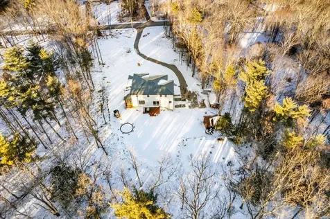 21 Darby Lane Bedford NH 03110