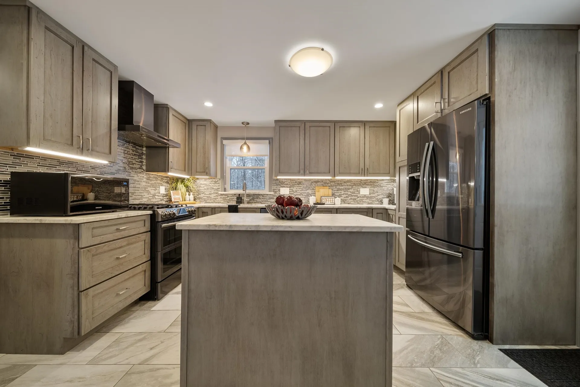 17 Shelly Drive Derry NH 03038