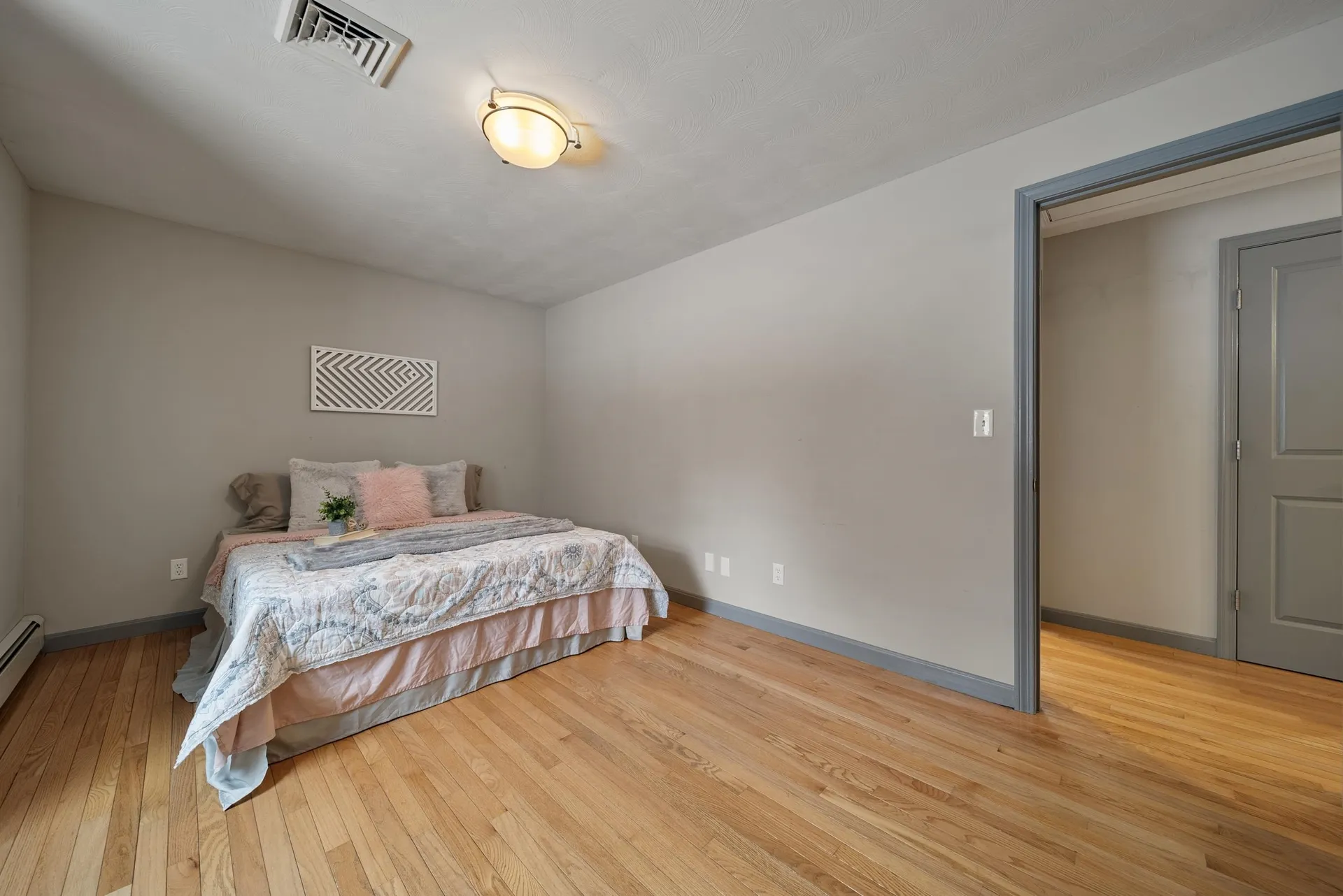 17 Shelly Drive Derry NH 03038