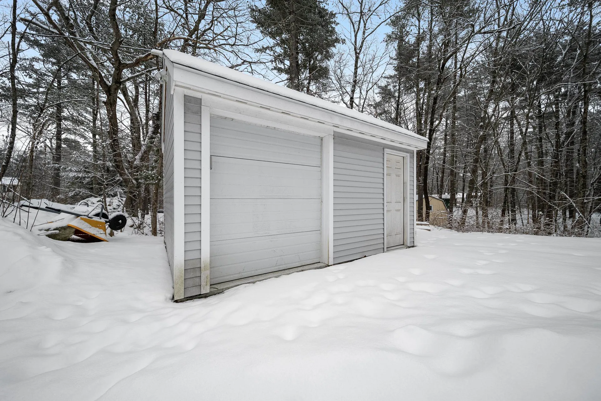 17 Shelly Drive Derry NH 03038