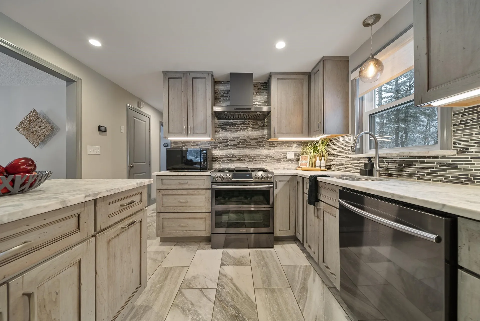 17 Shelly Drive Derry NH 03038