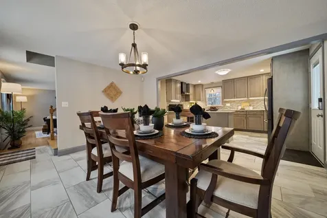 17 Shelly Drive Derry NH 03038