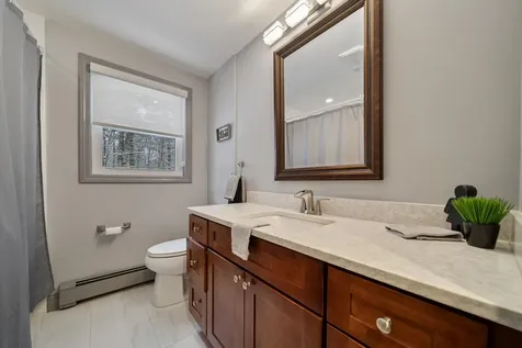 17 Shelly Drive Derry NH 03038
