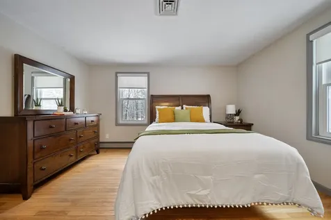 17 Shelly Drive Derry NH 03038