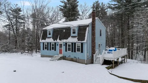 17 Shelly Drive Derry NH 03038