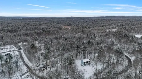 17 Shelly Drive Derry NH 03038