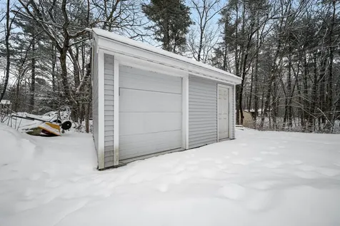 17 Shelly Drive Derry NH 03038