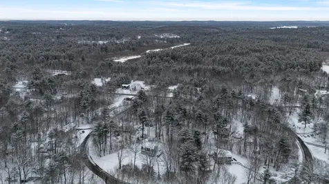 17 Shelly Drive Derry NH 03038