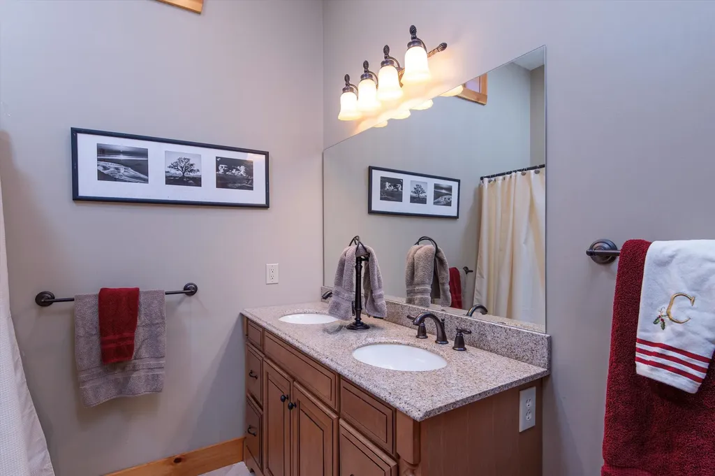 239 Harrier Way Plymouth VT 05056