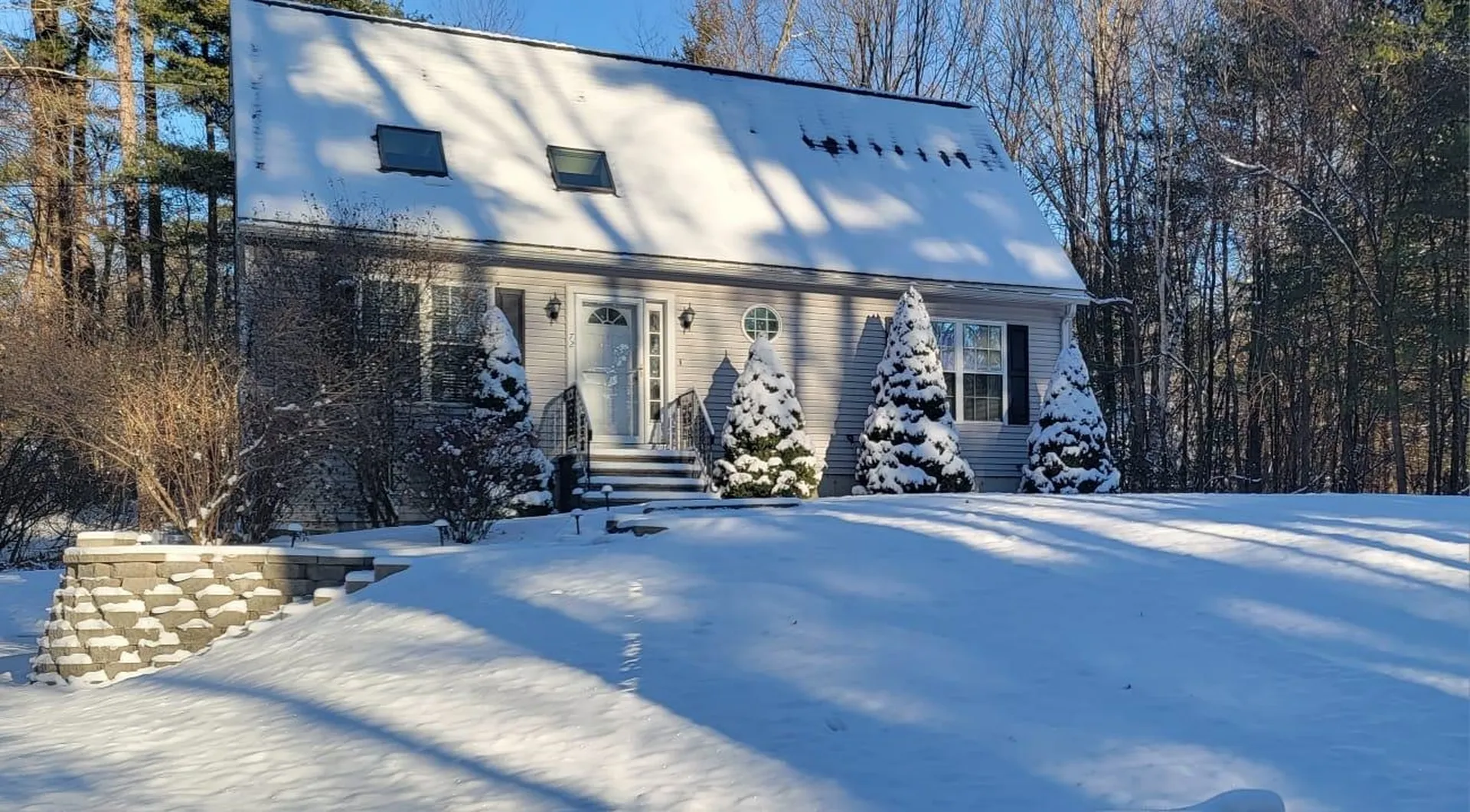 72 Grove Avenue Salem NH 03079