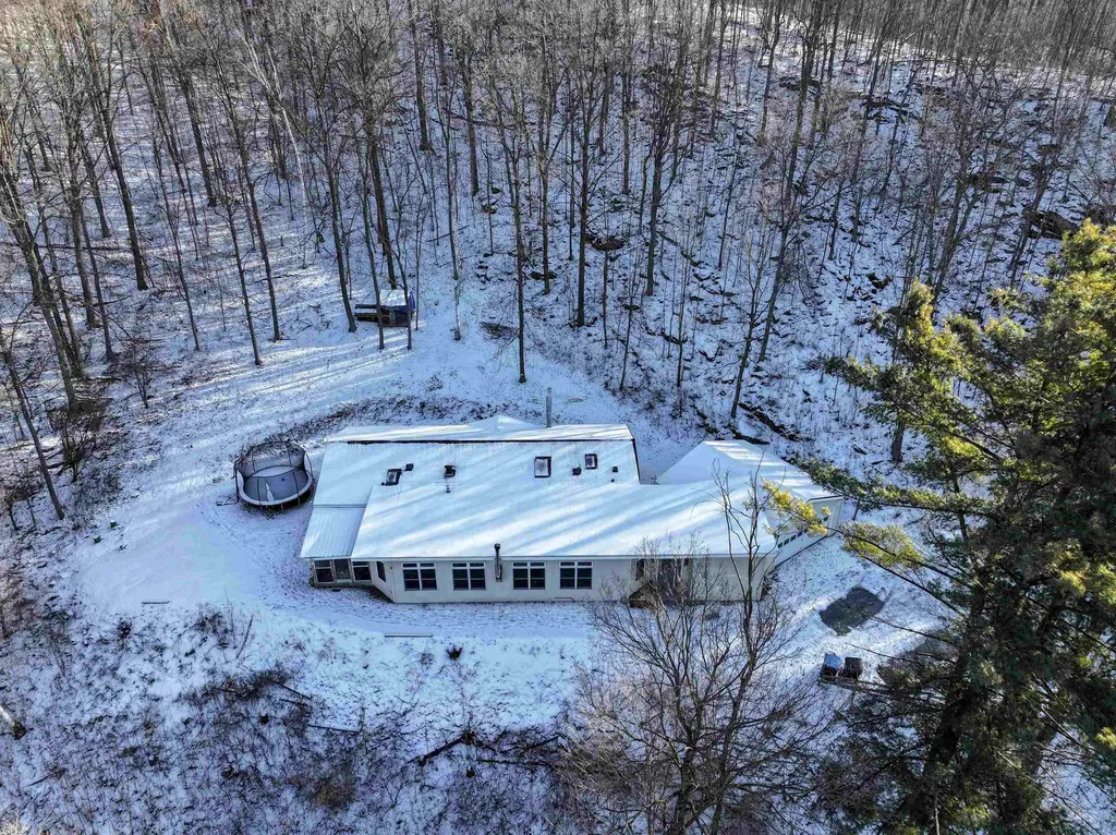 275 Hemenway Road Bridport VT 05734